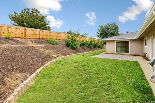 524 Fordland Ave, La Verne, CA 91750-4131
