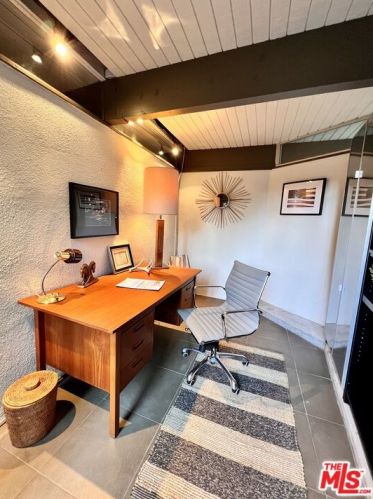 2430 Bywood Dr, Glendale CA  91206-4703 exterior