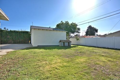 239 Pasadena Ave, Irwindale CA 91702 exterior