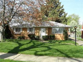 1608 Charmaine Dr, Toledo, OH 43614-2562