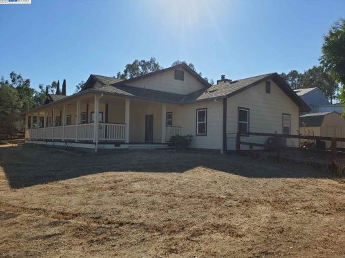4004 Dyer Rd, Livermore, CA 94551-7489