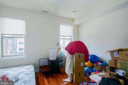 825 16 St, Philadelphia PA  19140-4911 exterior