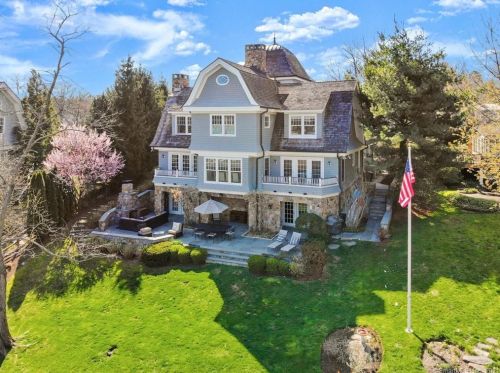 15 Shoalpoint Ln, Riverside, CT 06878-2112