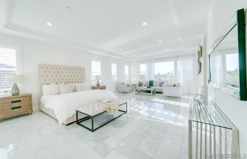 2570 Glasgow Dr, Carlsbad, CA 92010