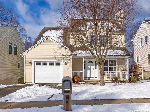 29 Adam Dr, Hartford, CT 06111-5143