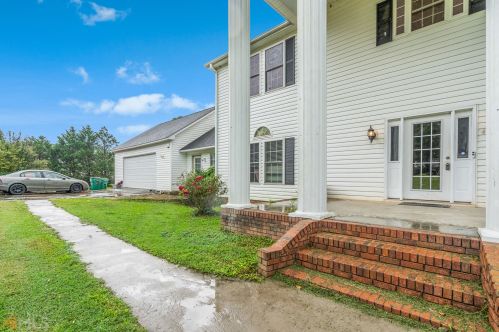 415 Shoal Creek Rd, Lavonia, GA 30553-4639