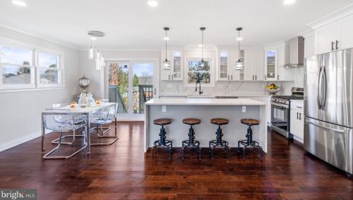 8114 Drayton Ln, Springfield VA  22151-1814 exterior