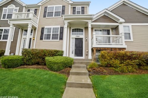1740 Spinnaker St, Pingree Grove, IL 60140