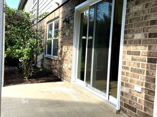 39 Foxcroft Rd, Naperville IL  60565-2361 exterior