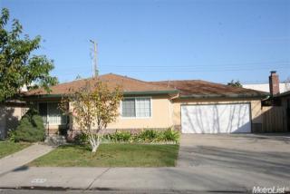 525 Sturla St, Lodi, CA 95240-3914