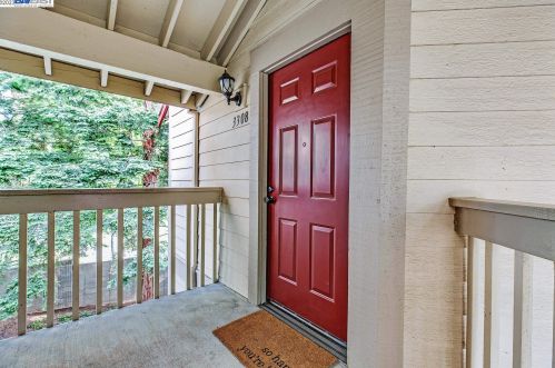 3308 Smoketree Commons Dr, Pleasanton CA  94566-7959 exterior