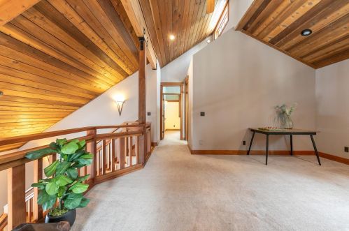 11874 Rainbow Dr, Truckee CA  96161-2761 exterior