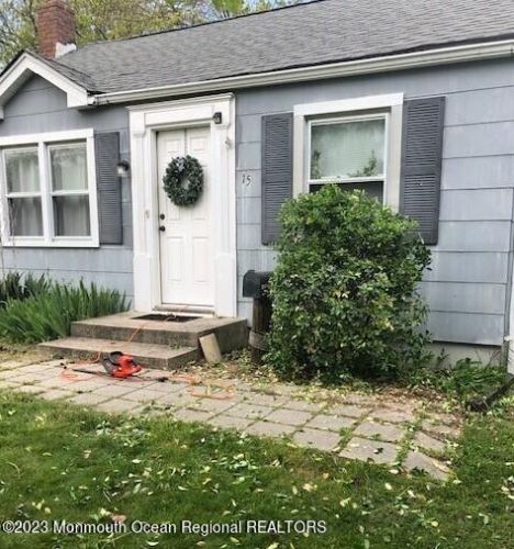 15 Florence Ave, Leonardo, NJ 07737-1010