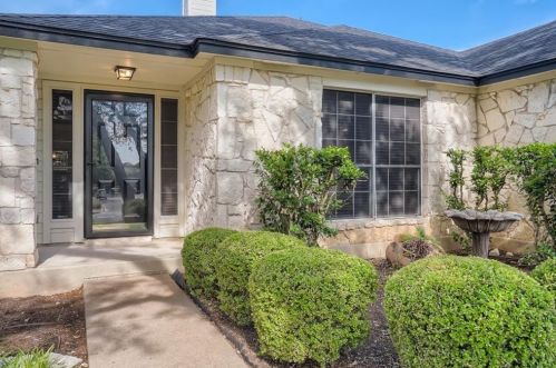 8732 Barrow Glen Loop, Austin TX  78749-3620 exterior