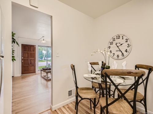 4745 Logan St, Englewood CO 80113-6841 exterior