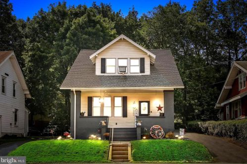 2305 Walnut St, Harrisburg, PA 17103-1748