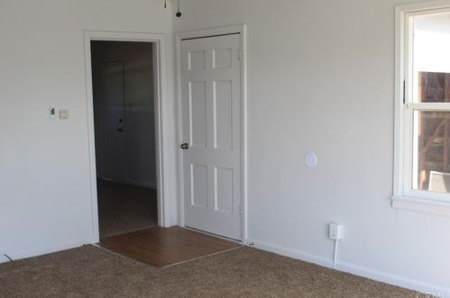 330 11th St, Sharon, CA 93610-2329