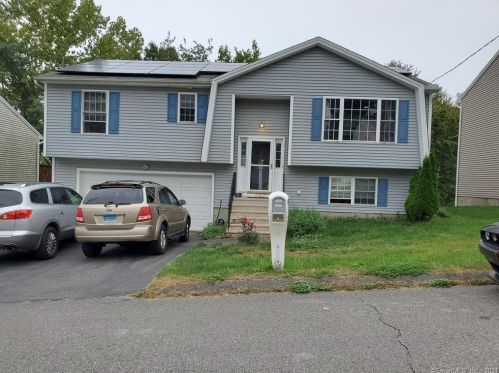 241 Traverse St, Waterbury, CT 06704-3243