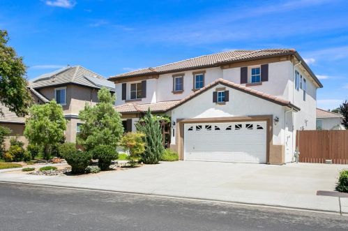 2024 Tiempo Pl, Manteca, CA 95336-7071