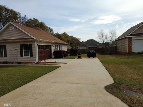 142 Larkspur Ln, Bonaire, GA 31005-3742