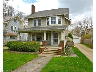 1267 Arlington Rd, Cleveland OH  44118-4010 exterior