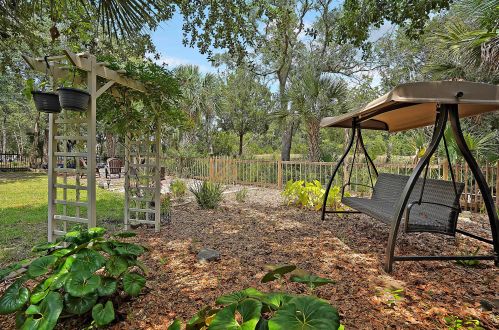 1869 Palmetto Isle Dr, Mount Pleasant SC  29466-8773 exterior