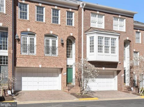 6802 Thompson Crest Ct, Mc Lean, VA 22101-3657