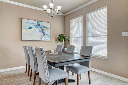 108 Ferrule Dr, Uhland TX 78640-8008 exterior