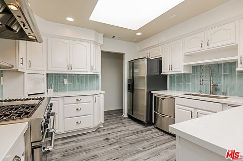 2501 Eola Dr, Anaheim CA  92804-4003 exterior