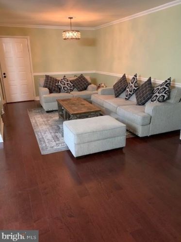 211 Woodmill Dr, East Windsor, NJ 08512-2506