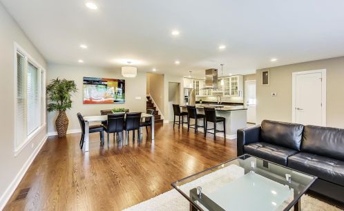 4053 Grove St, Skokie, IL 60076-1711