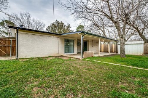 1612 Warren Ln, Fort Worth TX  76112-5723 exterior