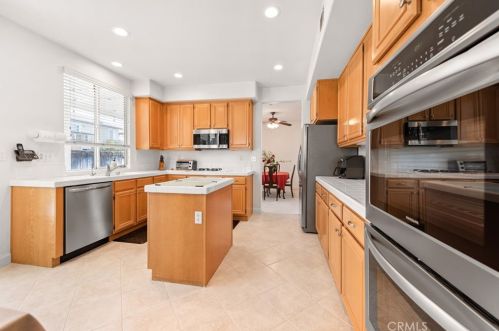 4256 Pondhill Ct, Riverside CA  92505-3464 exterior