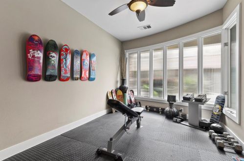 3911 Gilbert Ave, Dallas TX  75219-3805 exterior