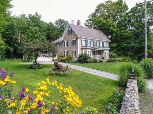 60 Deering Center Rd, Weare, NH 03281-5806