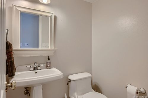 7084 Appleton Cir, Englewood CO 80112-1171 exterior