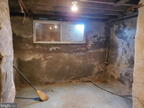 5341 Lindbergh Blvd, Philadelphia PA  19143-5829 exterior