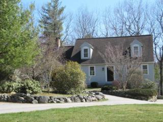 23 Captain Seaver Rd, Brookline, NH 03033-2481