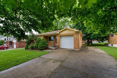 8251 Cheviot Rd, Cincinnati, OH 45247-3801