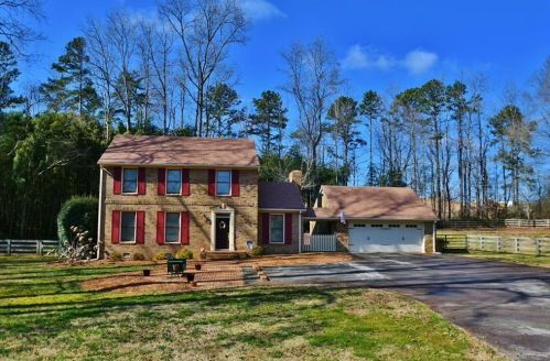 3714 Indian Springs Rd, Gainesville, GA 30506-3071