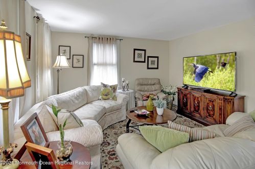 127 Hudson Ave, Tinton Falls NJ  07701-2139 exterior