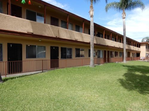1140 Poplar St, Santa Ana, CA 92704-3464