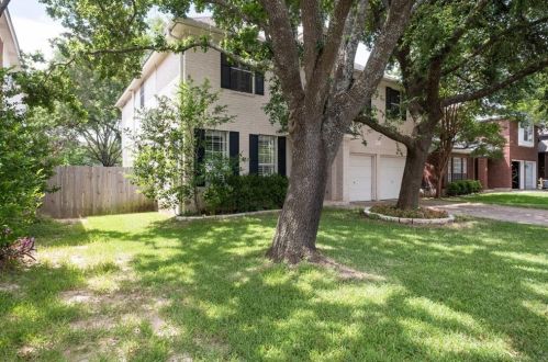 7727 Elkhorn Mountain Trl, Austin TX  78729-6403 exterior