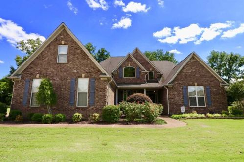 130 Forest Lake Dr, Three Way, TN 38343-6500