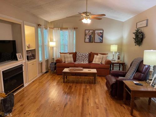 275 Salome Dr, Clarkesville, GA 30523-6118