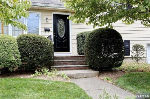 76 Garfield St, Dumont, NJ 07628-1306