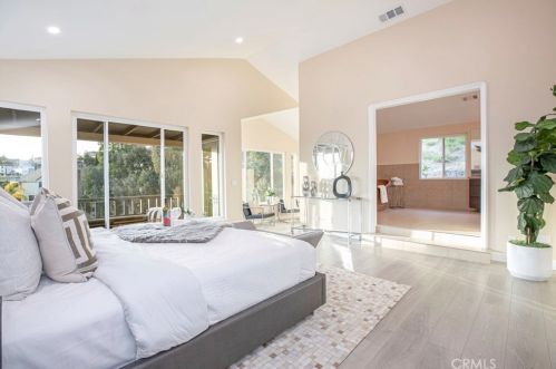 815 Moorside Dr, Glendale CA  91207-1135 exterior