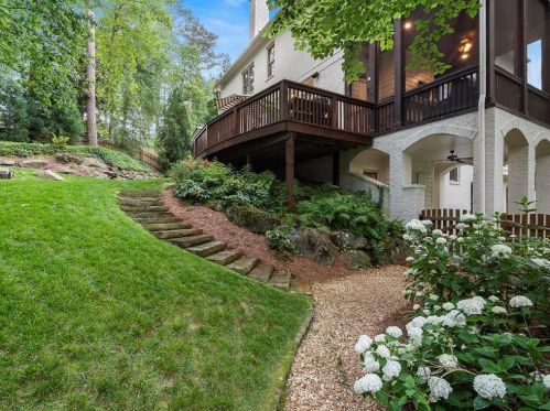 1607 Grant Dr, Atlanta GA  30319-3589 exterior