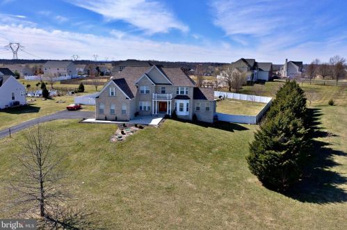 218 Blue Spruce Dr, Charles Town, WV 25414-4481