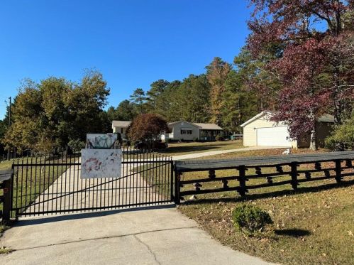1890 Jimmy Dodd Rd, Buford GA  30518-2220 exterior